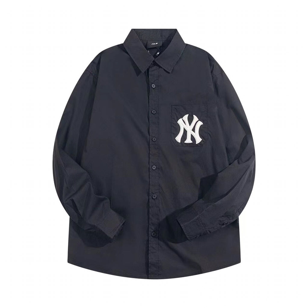 MLB New York Yankees Oversized Logo Embroidered Woven Shirt