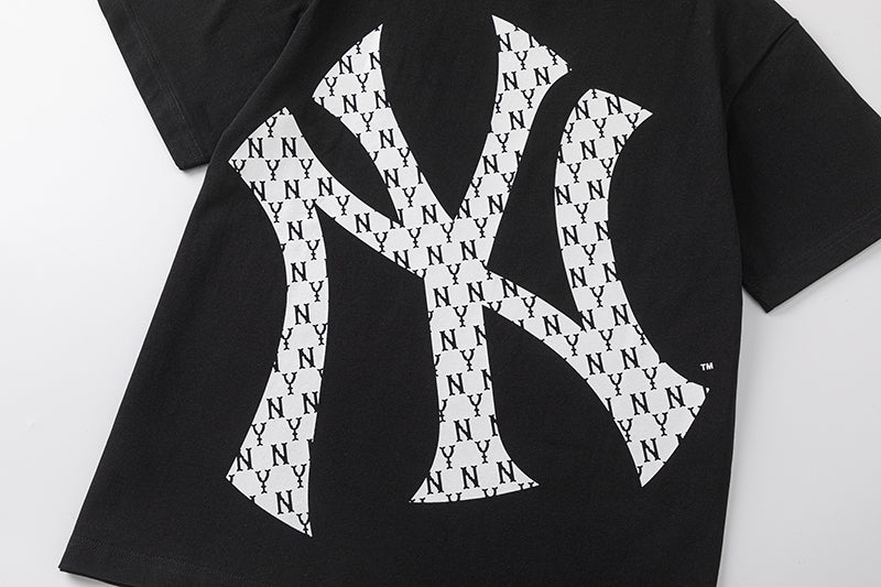 MLB New York Yankees Monogram NY Logo Oversized T-Shirt – Unisex Relaxed Fit Crew Neck Short Sleeve