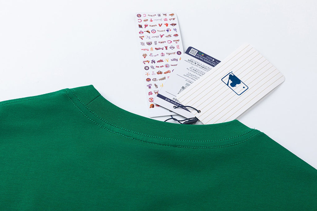 New Era x MLB SS25 New York Yankees Oversized Puff Print Logo T-Shirt – Breathable Relaxed Fit Crew Neck