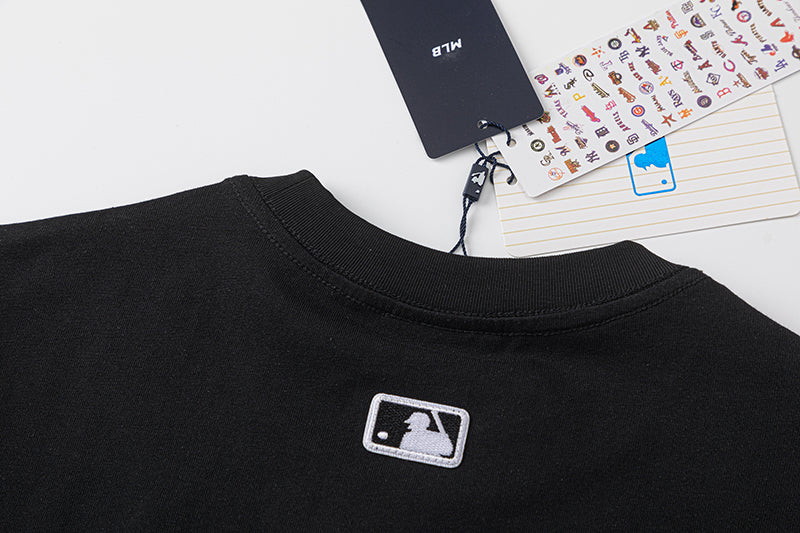 MLB New York Yankees Monogram NY Logo Oversized T-Shirt – Unisex Relaxed Fit Crew Neck Short Sleeve
