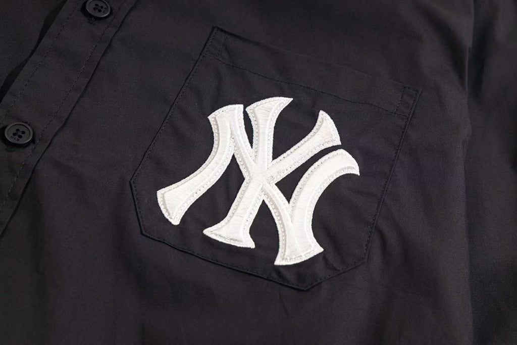 MLB New York Yankees Oversized Logo Embroidered Woven Shirt