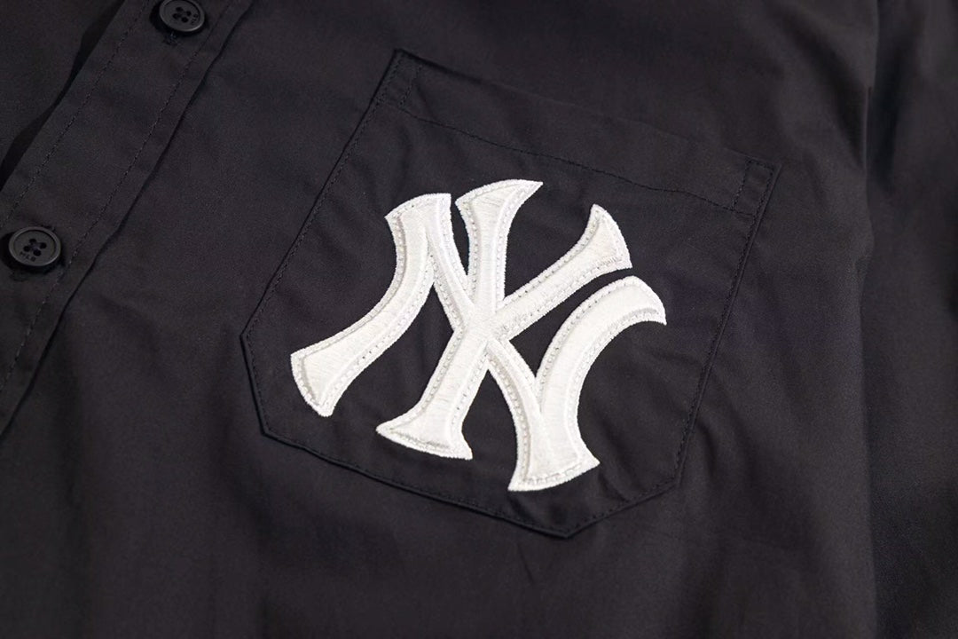 MLB New York Yankees Oversized Logo Embroidered Woven Shirt