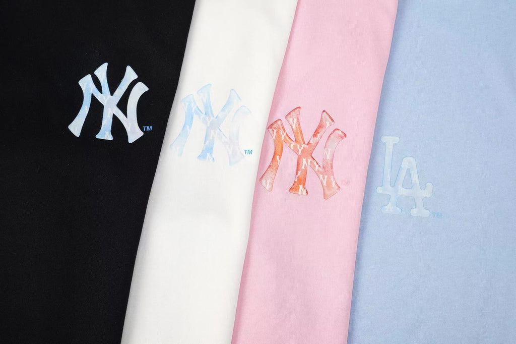 MLB Korea Unisex Watercolor Graffiti Graphic T‑Shirt, Small Chest Logo & Large Back Square Print Crew Neck Casual Tee for Men Women`