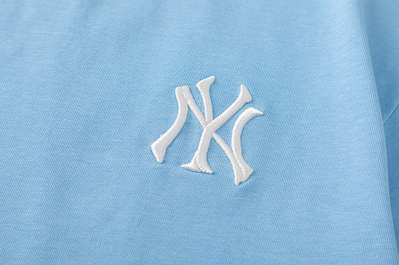 MLB New York Yankees Monogram NY Logo Oversized T-Shirt – Unisex Relaxed Fit Crew Neck Short Sleeve