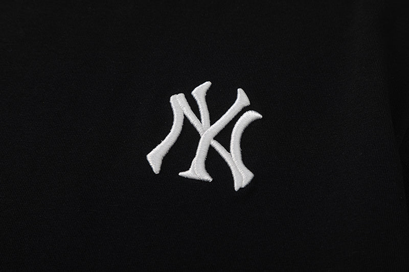 MLB New York Yankees Monogram NY Logo Oversized T-Shirt – Unisex Relaxed Fit Crew Neck Short Sleeve