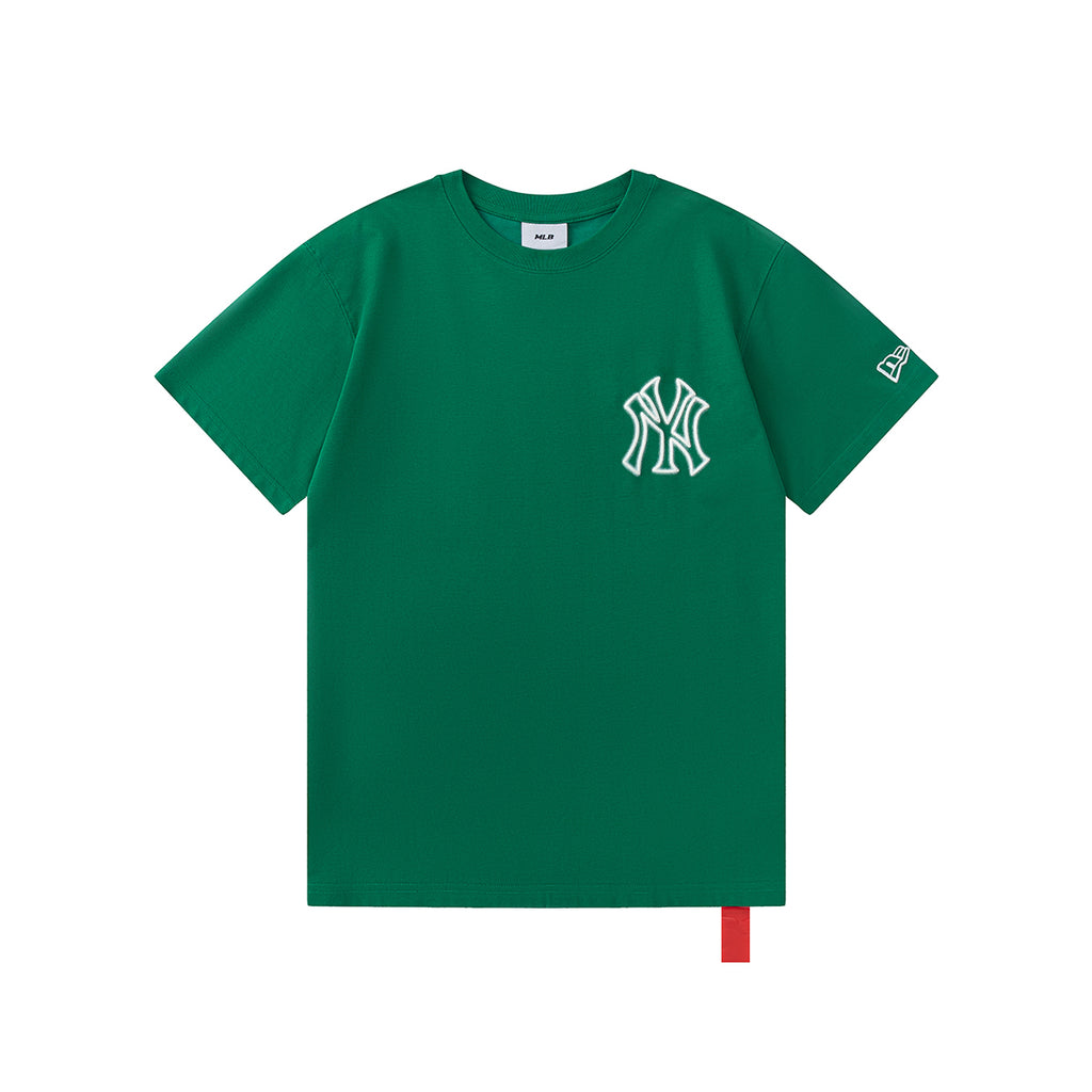 New Era x MLB SS25 New York Yankees Oversized Puff Print Logo T-Shirt – Breathable Relaxed Fit Crew Neck
