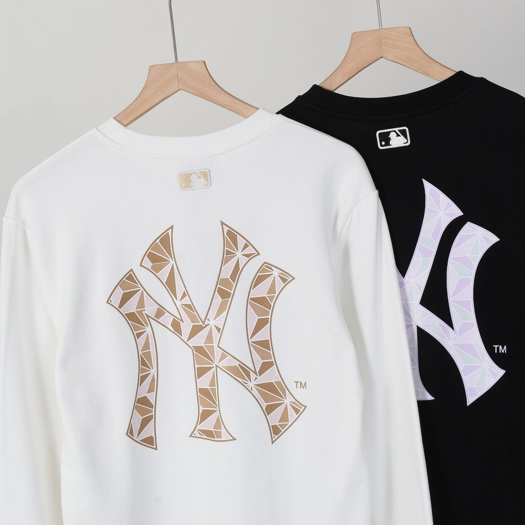 MLB New York Yankees Mega Logo Embroidered Crewneck Sweatshirt