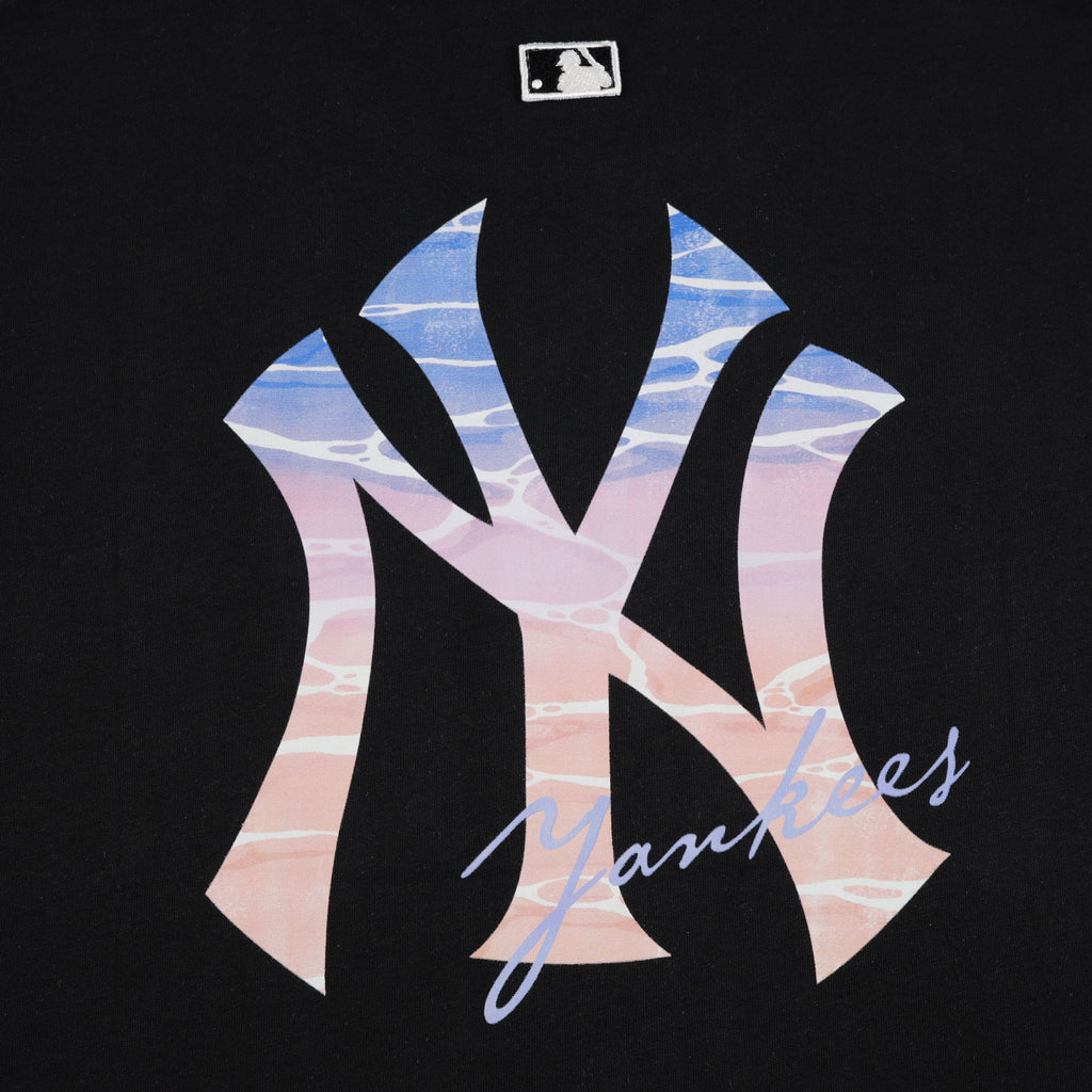 MLB Korea Unisex Gradient Marble NY Yankees Graphic T‑Shirt, Crew Neck Short Sleeve Casual Street Tee for Men Women`