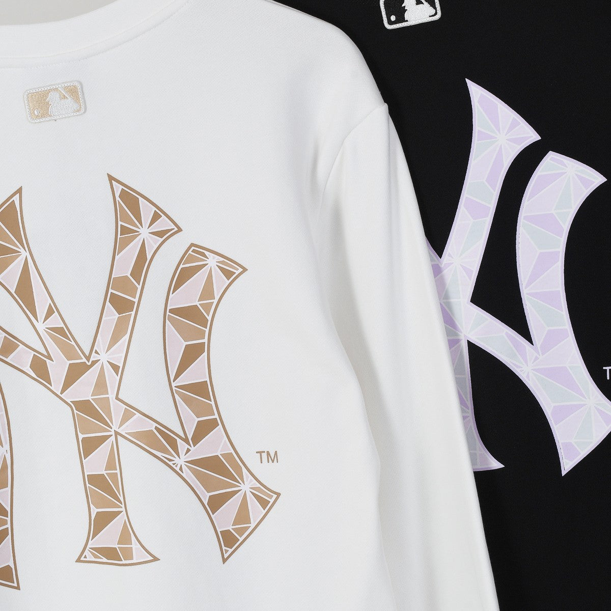 MLB New York Yankees Mega Logo Embroidered Crewneck Sweatshirt