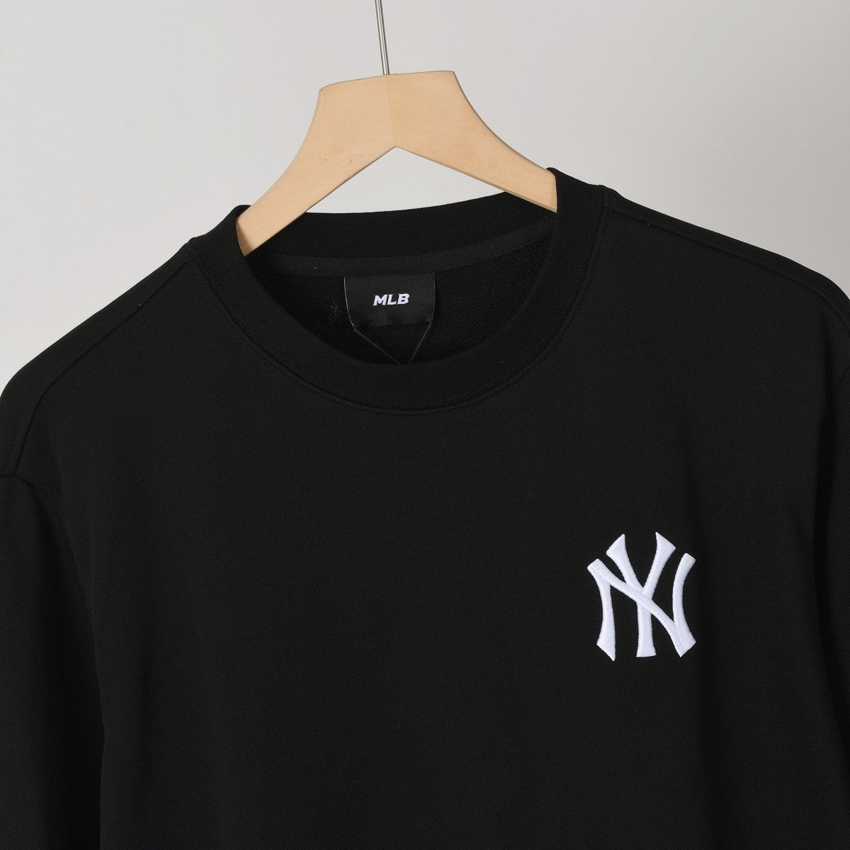MLB New York Yankees Monogram Embroidered Crewneck Sweatshirt