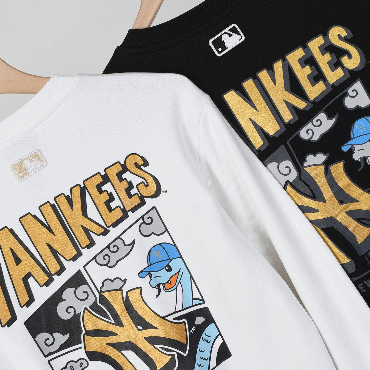 MLB New York Yankees Graphic Print Embroidered Crewneck Sweatshirt