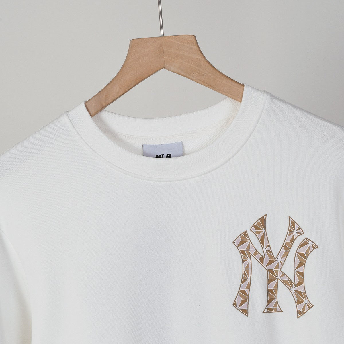 MLB New York Yankees Mega Logo Embroidered Crewneck Sweatshirt